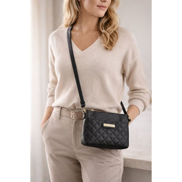 Juicy Couture Quilted Black Crossbody Bag Gold Hardware Logo Detailing Adjustabl - Picture 2 of 7
